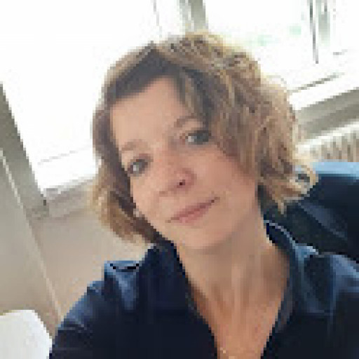 Ingrid CarriÉ